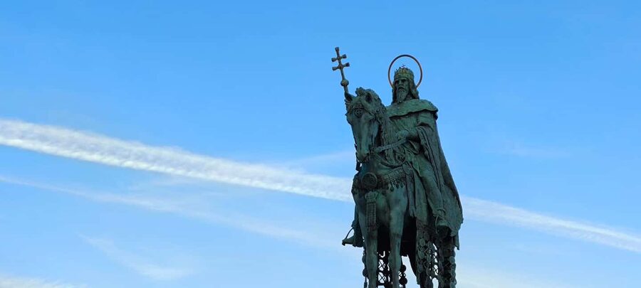 Budapest: Walking Tour in the Buda Castle District - Fisherman’s Bastion and the best photo stop