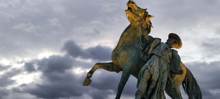Budapest: Walking Tour in the Buda Castle District - Buda Castle Caves and the royal quarter