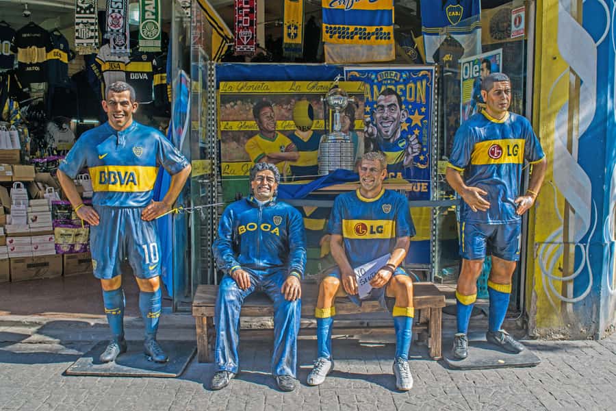 Buenos Aires: La Boca Guided Walking Tour in English - What the guides add to the experience