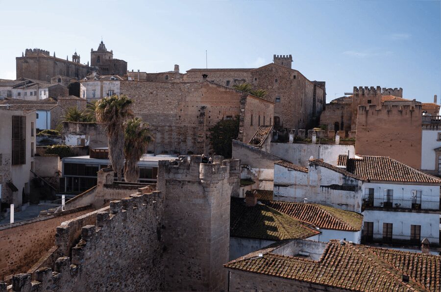 Cáceres: City Highlights Walking Tour with Local Guide - The Palacio de las Veletas and the Andalusian cistern