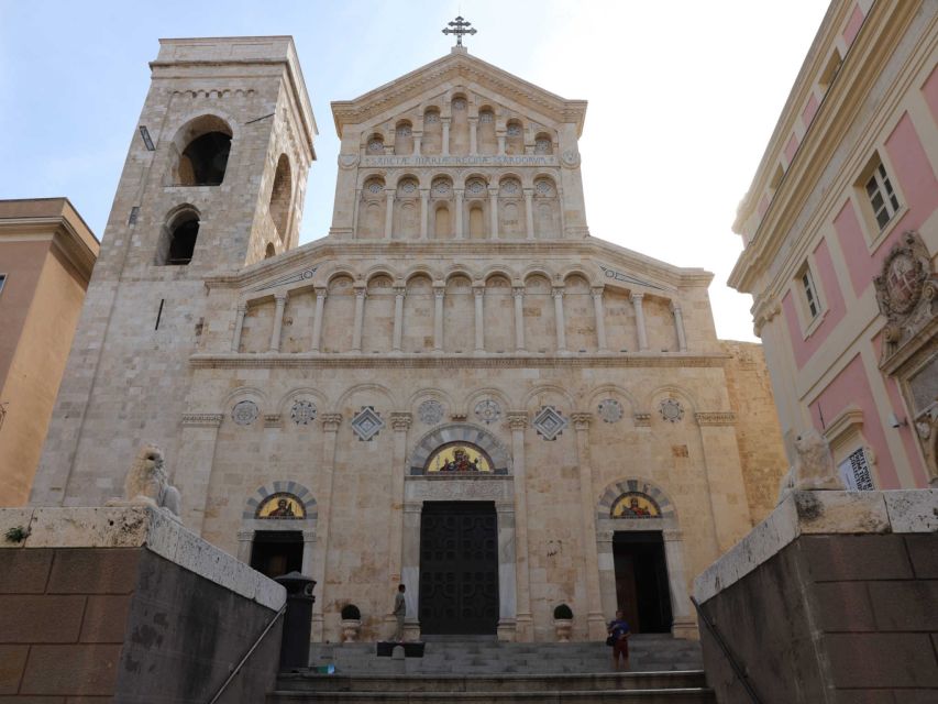 Cagliari: walking tour through the alleys of Castello - Aristocratic palaces and the people who ruled here