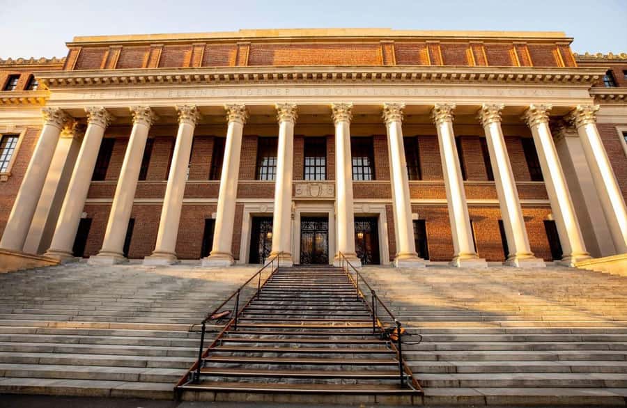Cambridge, Massachusetts: MIT and Harvard Walking Tour - Taking the subway from MIT to Harvard