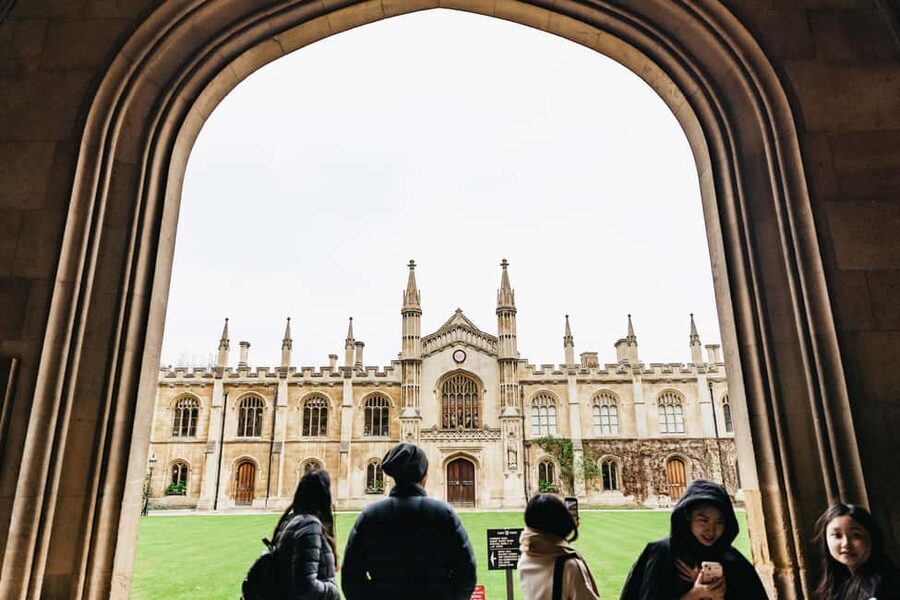 Cambridge University & Kings College Walking Tour By Alumni™ - Why an alumni guide changes the Cambridge walk