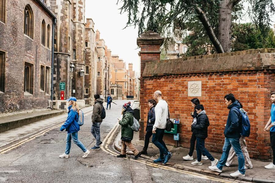 Cambridge University & Kings College Walking Tour By Alumni™ - Old Cavendish Laboratory and the people behind the breakthroughs