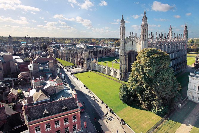 Cambridge University Walking Tour by Alumni™ Kings College Option - The Backs and the story of three King Henrys