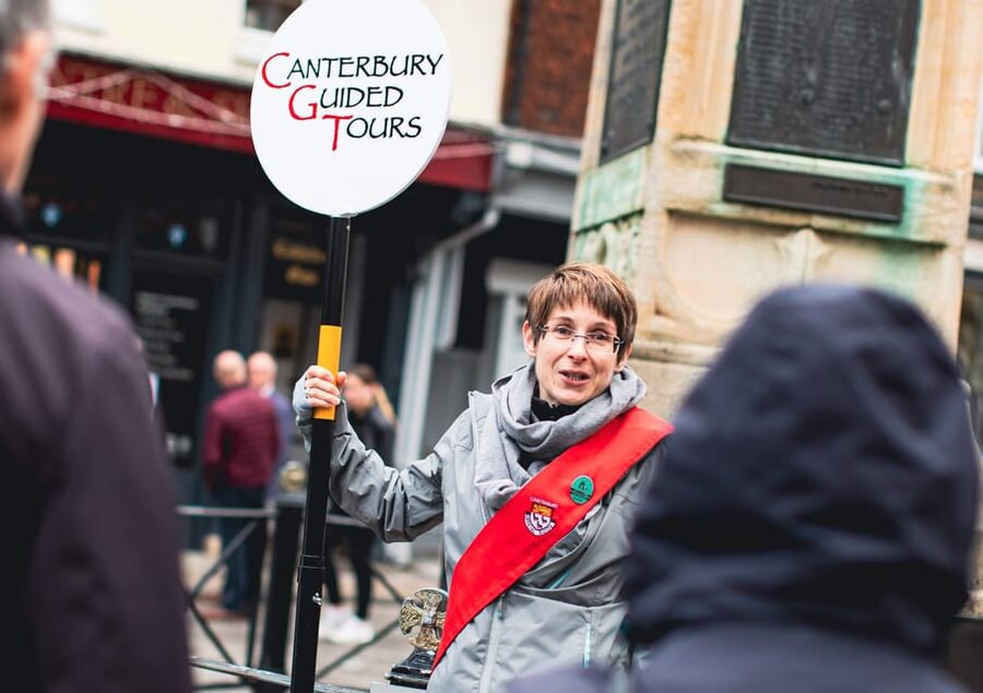 Canterbury: Walking Tour with Green Badge Guide - A modern pause at the Marlowe Theatre