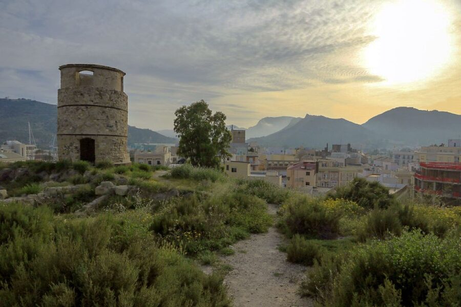 Cartagena: Ancient Roman Walking Tour with Entry Tickets - Panoramic views and a manageable walking pace