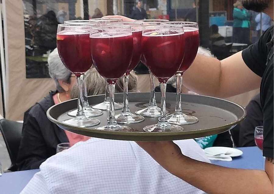 Cartagena: Guided Walking Tour with Tapas and Drinks - The first walk: Cartagena’s central landmarks
