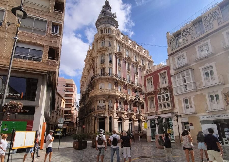 Cartagena: Guided Walking Tour with Tapas and Drinks - Is $64 good value?