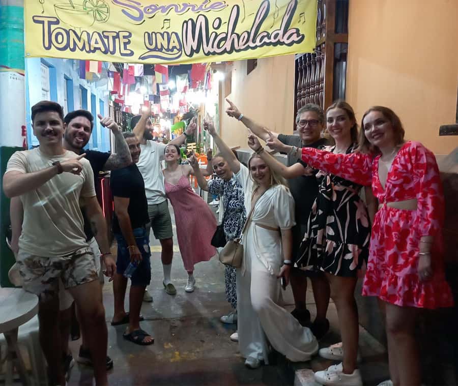 Cartagena: Historic Center and Getsemaní Shared Walking Tour - Bastions, pirates, and the walls of Cartagena
