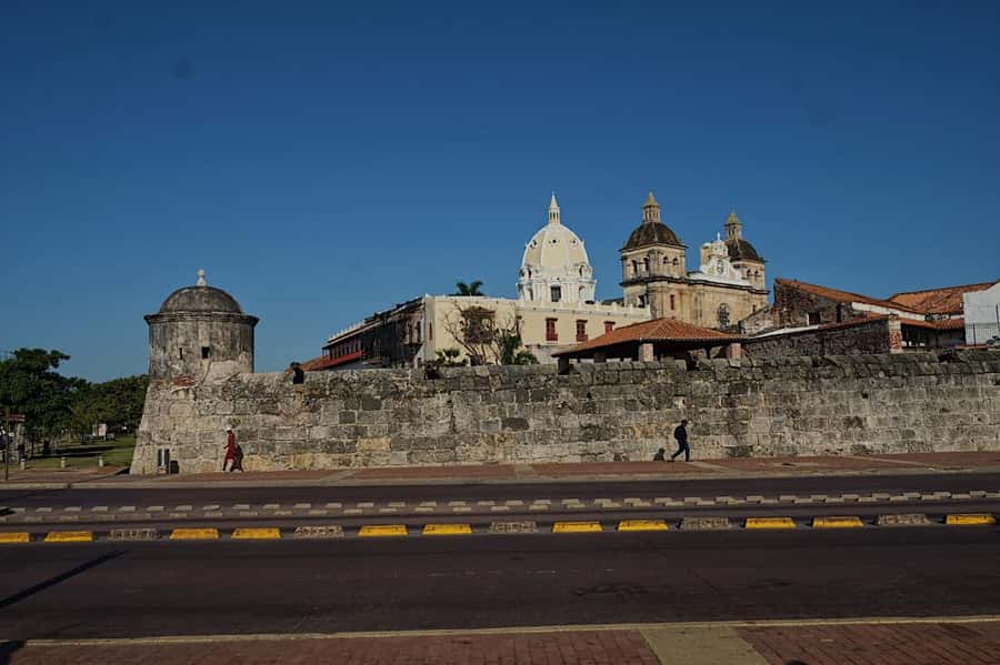 Cartagena: Walled City and Getsemani Shared Walking Tour - From grand squares to Getsemani’s street life