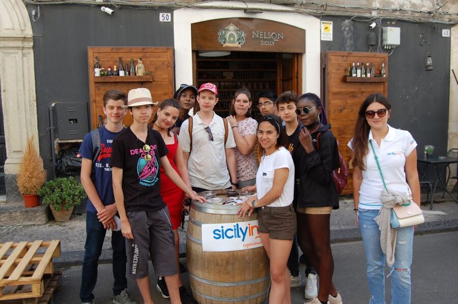 Catania: Guided Street Food Walking Tour - The final dessert lets you choose your Sicilian finish