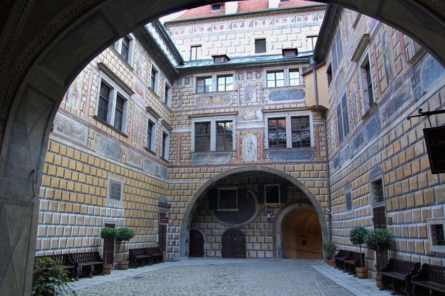 Český Krumlov: 2 Hour Private Walking Tour with Guide - Bridges, river views, and the Barber’s Bridge