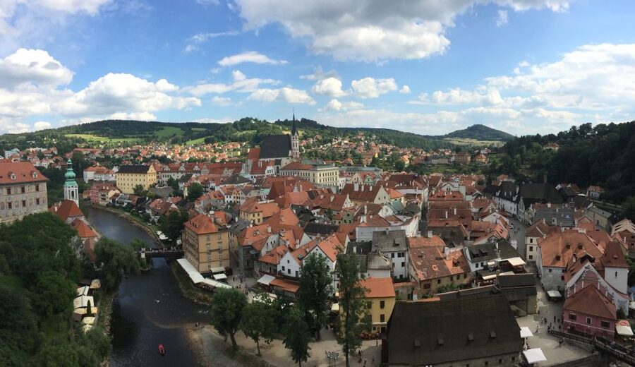 Český Krumlov: 2 Hour Private Walking Tour with Guide - What the $129 price buys you