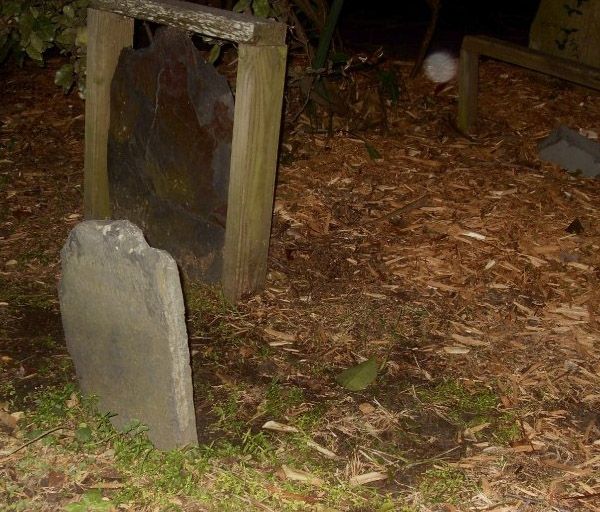 Charleston: 90-Minute Ghost & Graveyard Walking Tour - Key points to know before you book