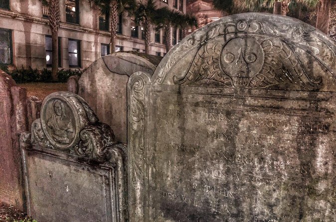 Charleston Ghost & Graveyard Night-Time Guided Walking Tour - The downtown stops change with the guide