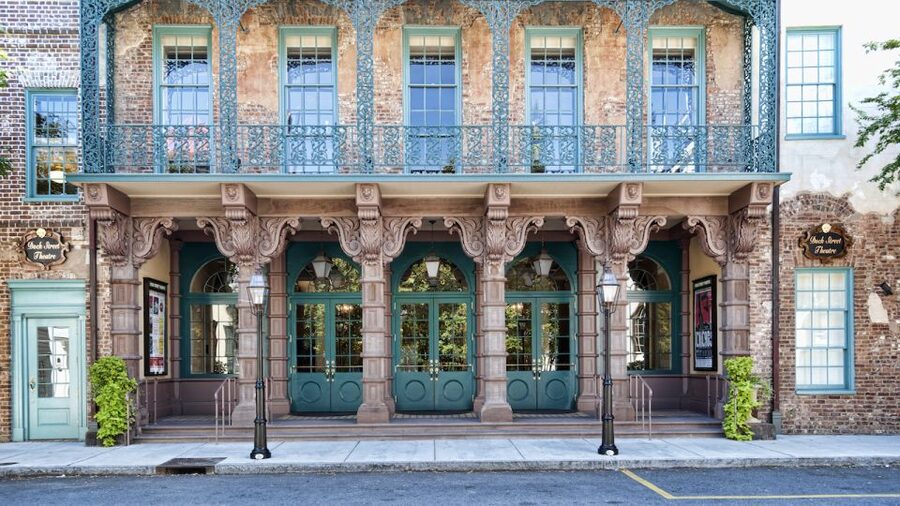 Charleston walking tour with a Citadel history professor - Why a professor-led Charleston walk feels different