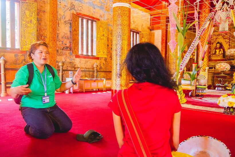 Chiang Mai: 3 Hour Old City and Temples Guided Walking Tour - Timing, walking, heat, and comfort