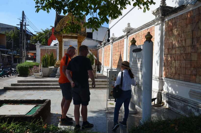 Chiang Mai: Historic Temples and City Guided Walking Tour - Wat Phan Tao, a rare all-teak building