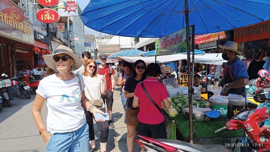 Chiang Mai: Local Food and Markets Guided Walking Tour - Go Neng and Chiang Mai’s playful fried dough