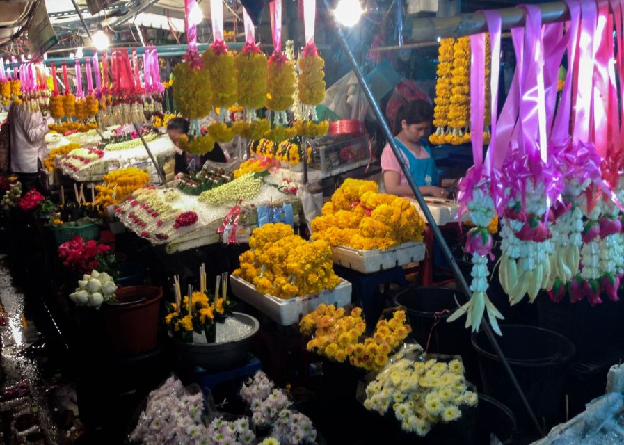 Chiang Mai: Local Food and Markets Guided Walking Tour - Mango sticky rice supplies the sweet course