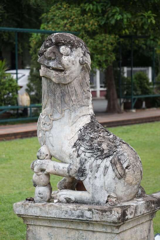 Chiang Mai: Temple And City Walking Tour Part I - Walking, heat, clothing, and temple manners