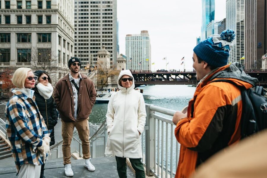 Chicago: Classic Food & Walking Tour with Free Bike or Kayak - Riverwalk views and the Magnificent Mile