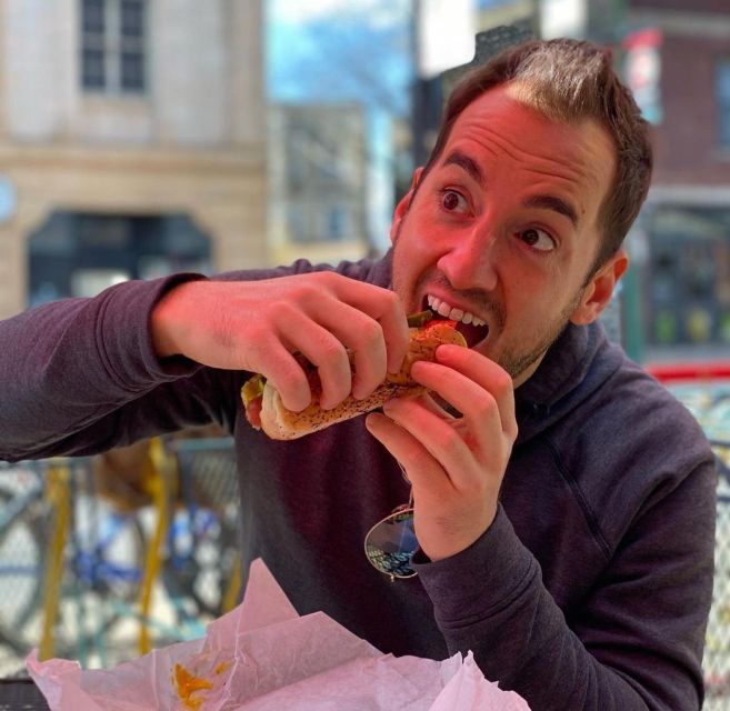Chicago: Classic Food & Walking Tour with Free Bike or Kayak - The Chicago dog and its strict topping tradition