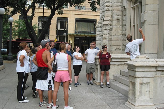 Chicago Favorites Ultimate Food and Walking Tour - Cold weather, the Pedway, and outdoor comfort