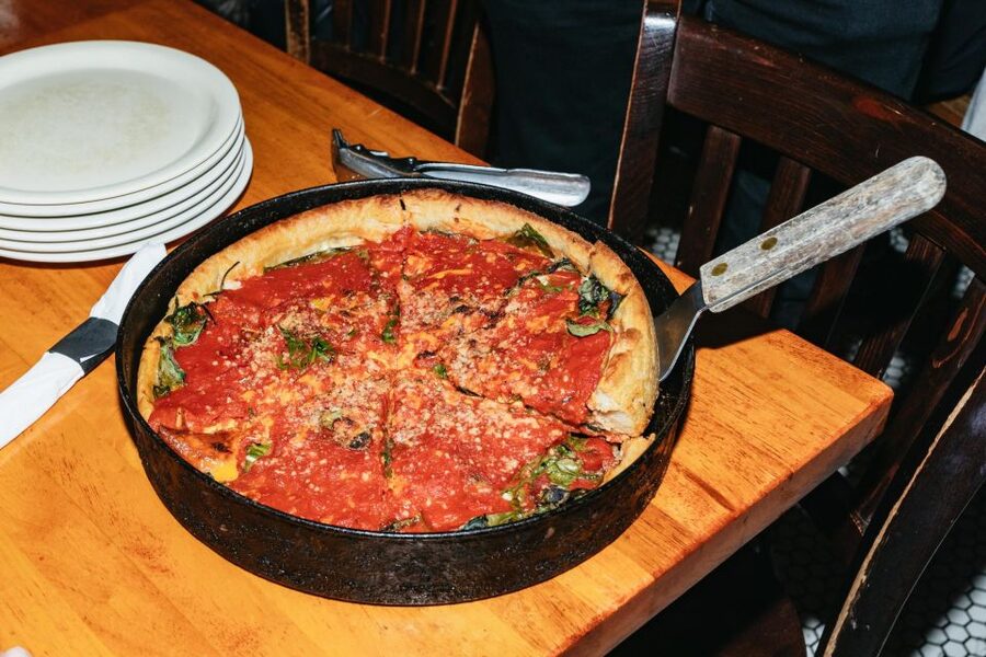 Chicago: Gangsters and Food Tasting Walking Tour - Practical details that affect your day