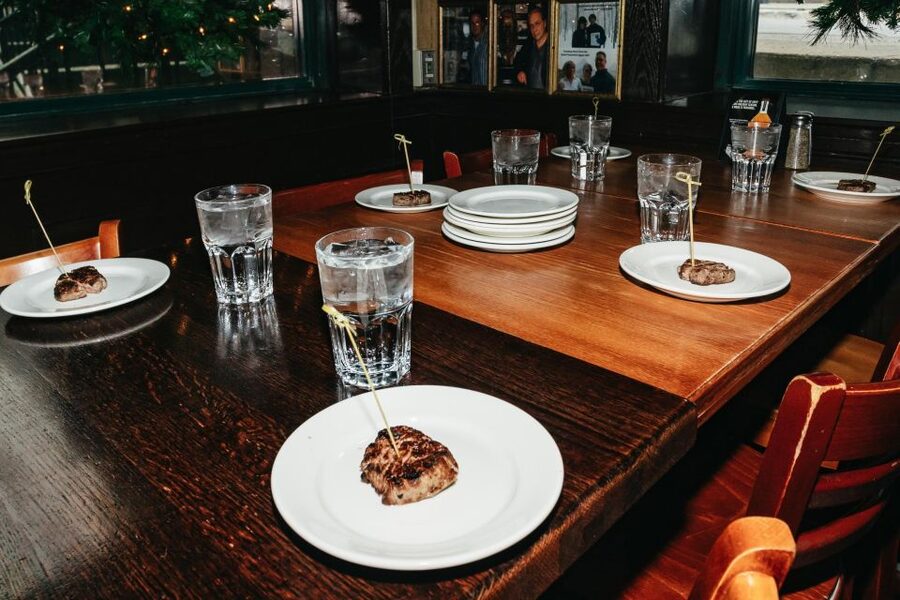 Chicago: Gangsters and Food Tasting Walking Tour - The steak stop gives the tour a strong start