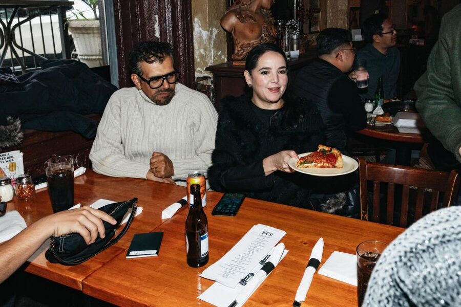 Chicago: Gangsters and Food Tasting Walking Tour - The gangster sites add shape to the walk