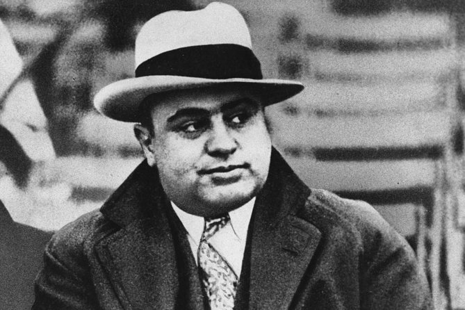Chicago: Gangsters and Ghosts Walking Tour - Walking the Chicago Riverwalk