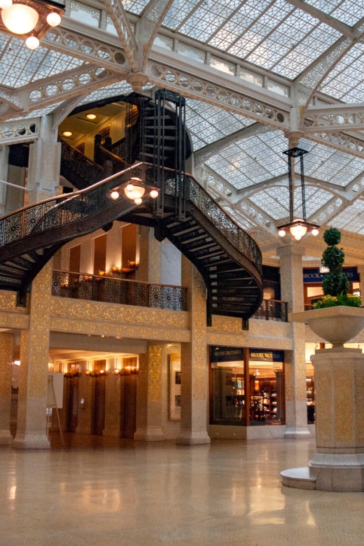 Chicago: Secret Interiors Architecture Walking Tour - Palmer House and the hotel as public theater