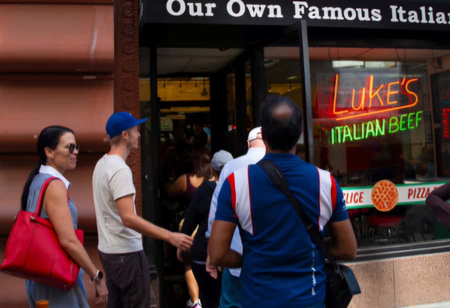 Chicago: The Ultimate Foodie Walking Tour with Tasty Stops - Practical details that affect the experience