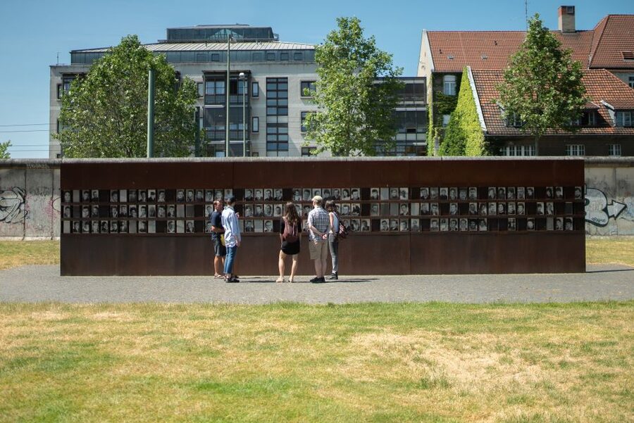 Cold War, Berlin Wall, Spies and the East Side Gallery - What the $18 price really buys you