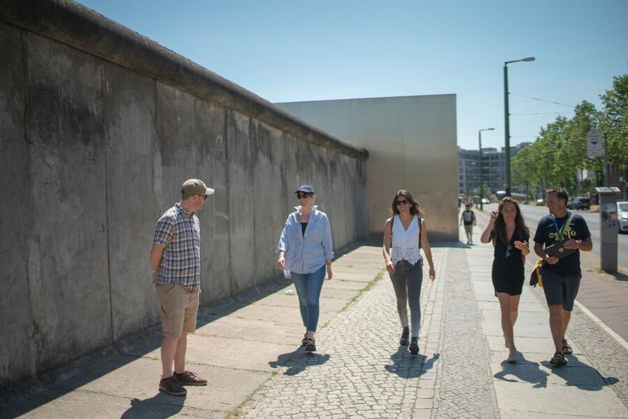 Cold War, Berlin Wall, Spies and the East Side Gallery - Friedrichshain and the route toward the Wall