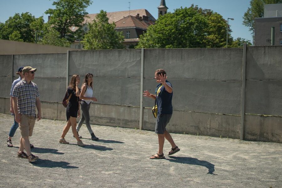 Cold War, Berlin Wall, Spies and the East Side Gallery - Seeing the former death strip