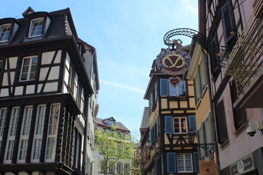 Colmar: Highlights Walking Tour and Wine Tasting - Little Venice and the picturesque side of town