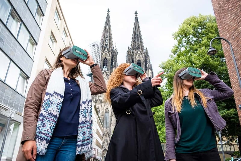 Cologne Cathedral Walking Tour around the cathedral with VR - Starting at the Kreuzblume