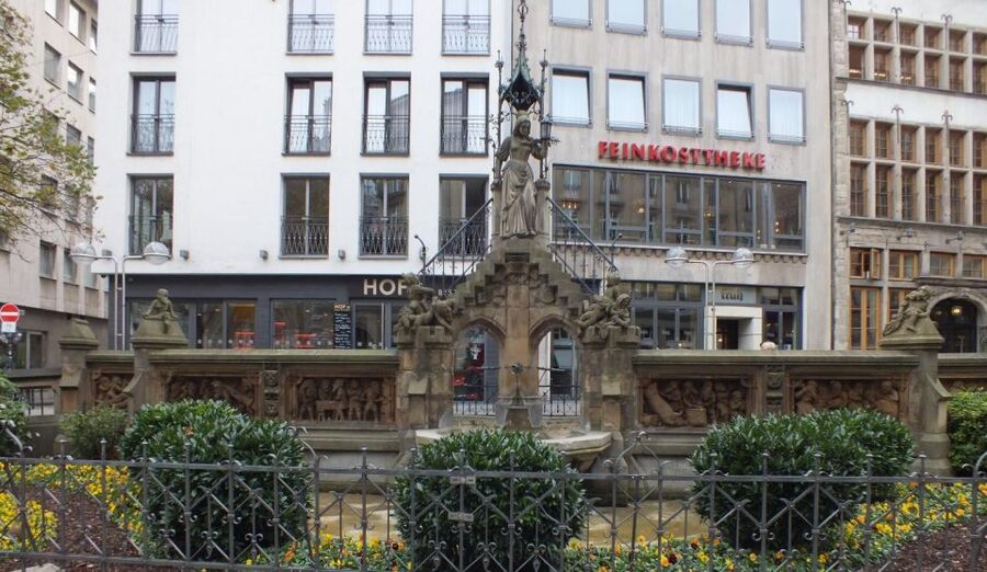Cologne: Night Watchman Old Town Walking Tour - Practical details before you book