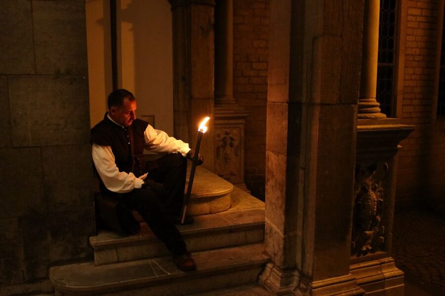 Cologne: Night Watchman Old Town Walking Tour - Following the lantern from Alter Markt
