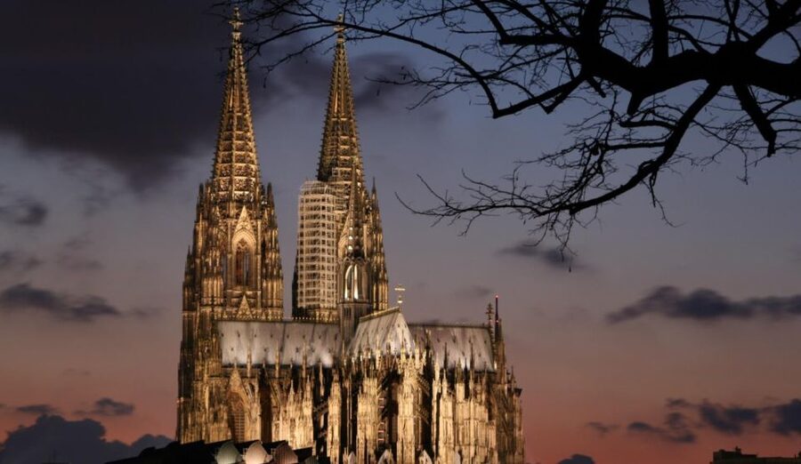 Cologne: Night Watchman Old Town Walking Tour - Weather, shoes, and access