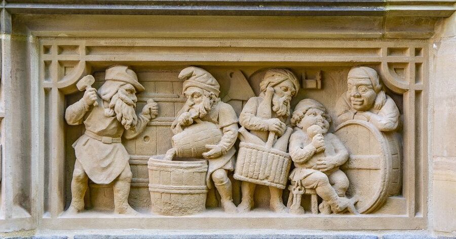 Cologne: Old Town Highlights Walking Tour - Starting at the Petrusbrunnen beside the Dom