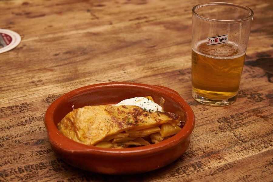 Cologne: Südstadt Guided Foodie Walking Tour - The brewery stop and Cologne’s traditional snack