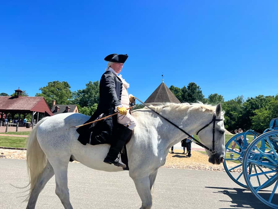 Colonial Williamsburg: Colonial History Guided Walking Tour - Tarpley and Thompson and the working colonial town