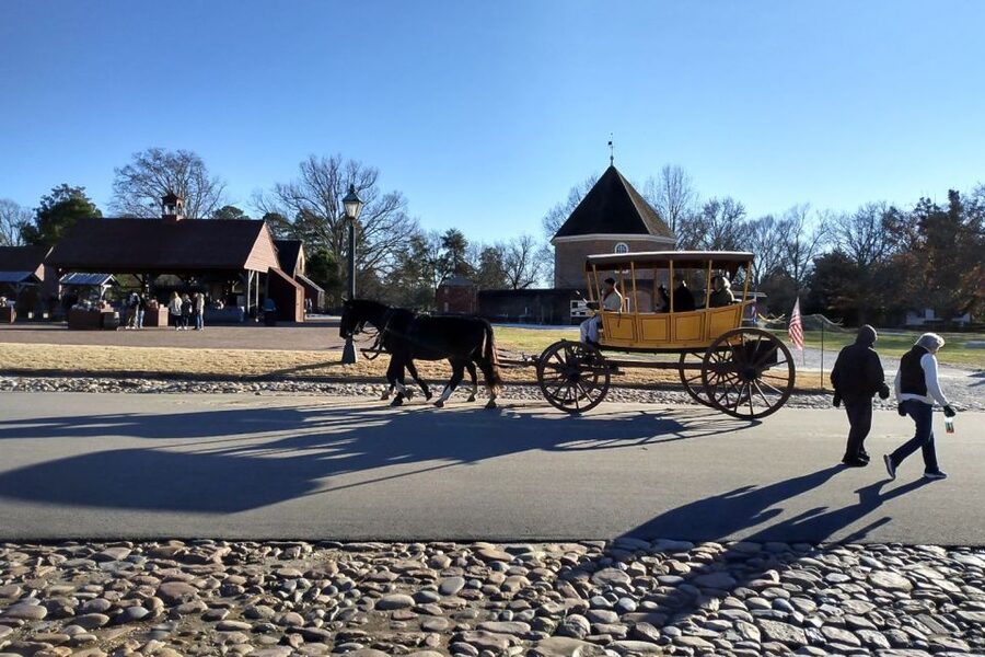 Colonial Williamsburg: Colonial History Guided Walking Tour - Stories of independence, law, and everyday life