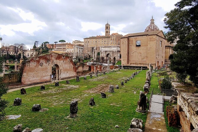 Colosseum & Ancient Rome Guided Walking Tour - The guides make or break the experience