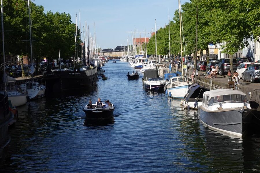 Copenhagen: Christiania & Christianshavn Guided Walking Tour - What the local advice adds