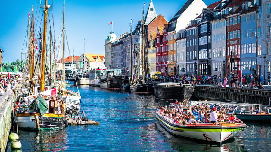Copenhagen: Private Walking Tour - From Højbro Plads to Copenhagen’s political center